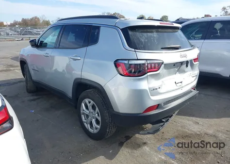 2024 Jeep Compass Latitude 4X4 из США, поврежденный, VIN 3C4NJDBN8RT133138